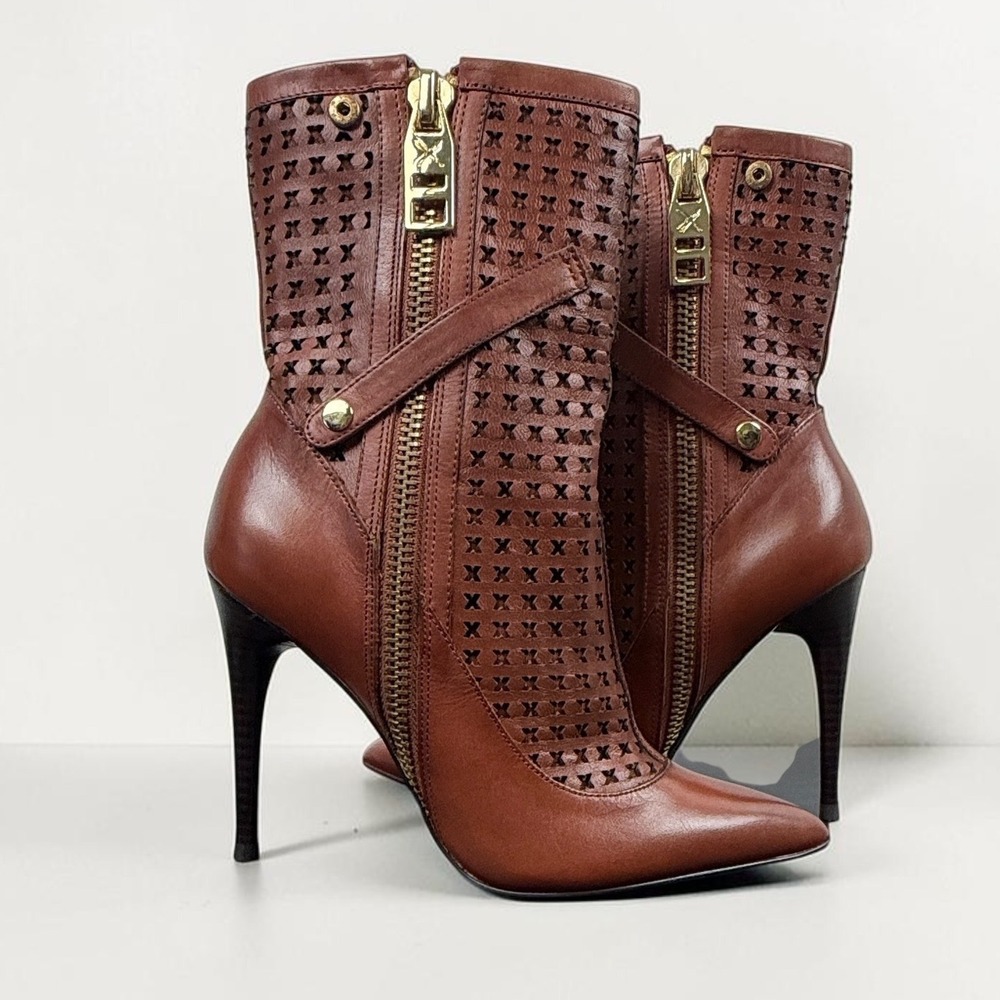 Donald J Pliner TENN-46LV Brown Leather Laser Cut Perforated Stiletto Boots 6.5